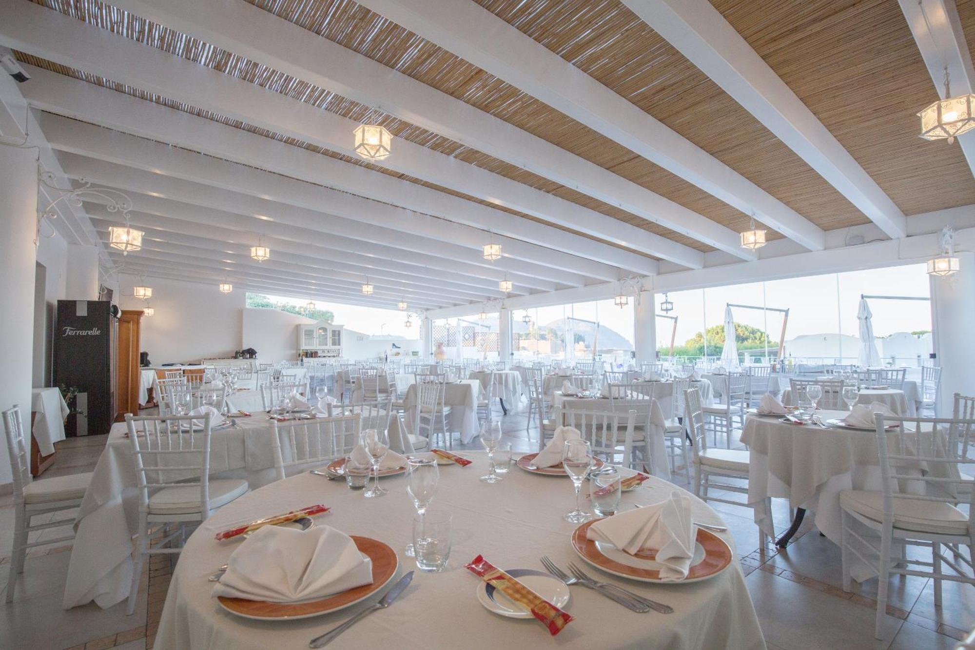 Hotel Tritone Lipari المظهر الخارجي الصورة